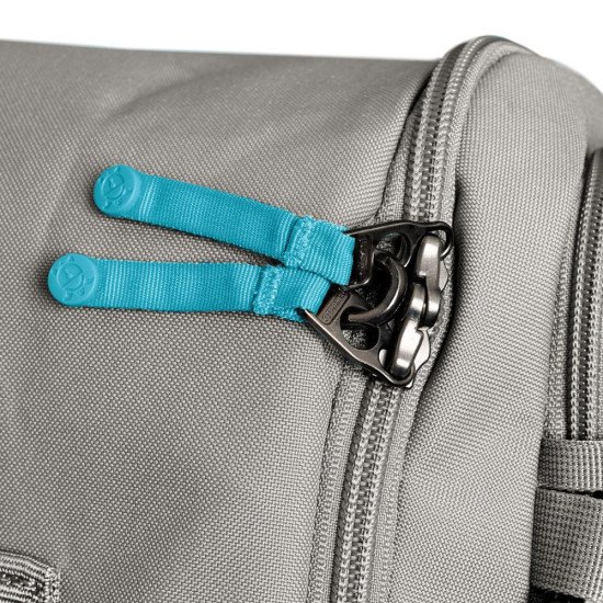 Рюкзак для подорожей антизлодій Pacsafe GO Carry-on 34, колір сірий/блакитний - 35155146 Рюкзак для подорожей антизлодій Pacsafe GO Carry-on 34, колір сірий/блакитний - 35155146