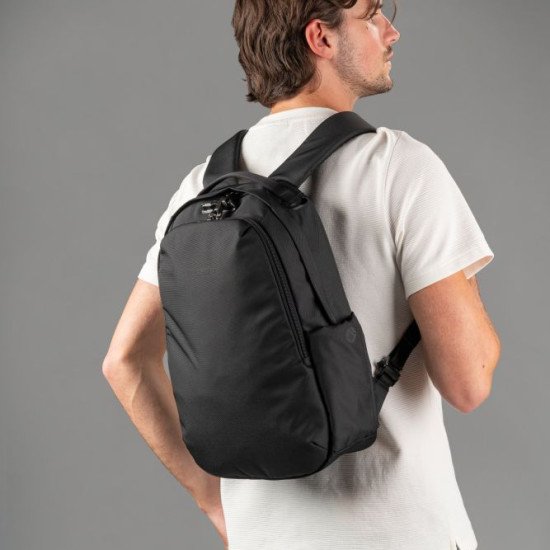 Рюкзак міський антизлодій Pacsafe V 16 All-around, колір чорний - 61120130 Рюкзак міський антизлодій Pacsafe V 16 All-around, колір чорний - 61120130