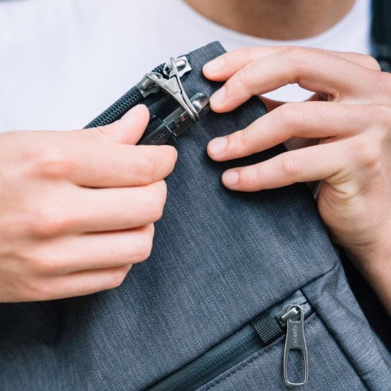 Сумка через плече антизлодій Pacsafe Metrosafe X Sling, колір сірий - 30650136