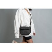 Сумка через плече антизлодій Pacsafe GO Saddle Crossbody, колір насичений чорний - 35140130