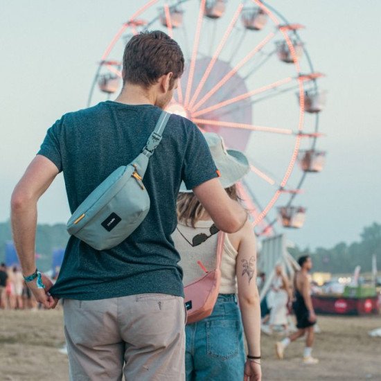 Сумка через плече антизлодій Pacsafe GO Sling, колір свіжий м'ятний - 35100528