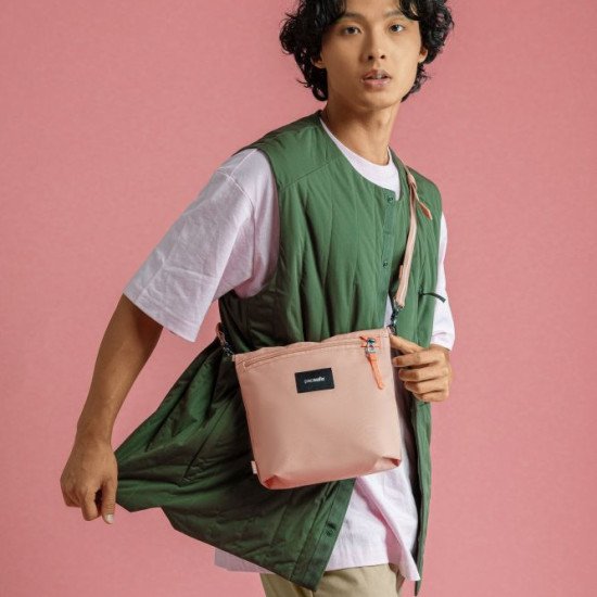 Сумка через плече антизлодій Pacsafe GO Crossbody, колір рожевий - 35125340