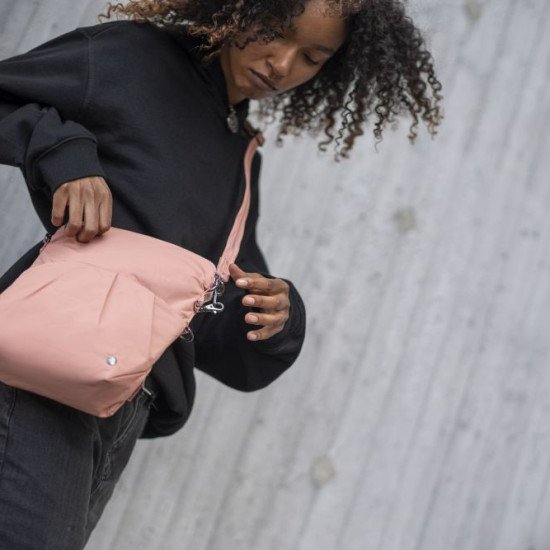 Сумка через плече жіноча антизлодій Pacsafe Citysafe CX Convertible Crossbody, колір рожевий - 20405340 Сумка через плече жіноча антизлодій Pacsafe Citysafe CX Convertible Crossbody, колір рожевий - 20405340