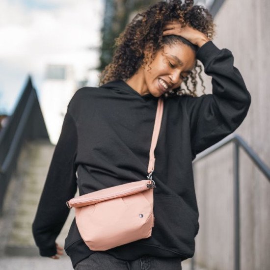 Сумка через плече жіноча антизлодій Pacsafe Citysafe CX Convertible Crossbody, колір рожевий - 20405340 Сумка через плече жіноча антизлодій Pacsafe Citysafe CX Convertible Crossbody, колір рожевий - 20405340