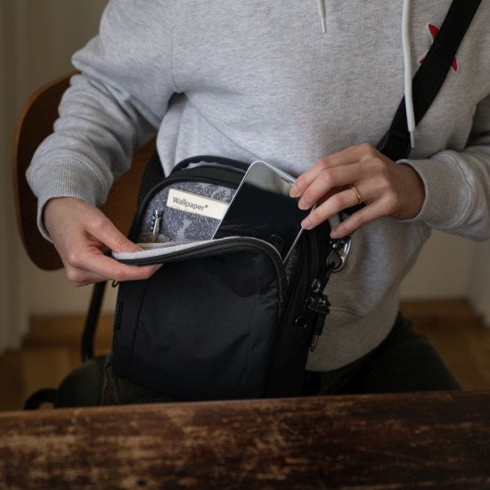 Сумка через плече антизлодій Pacsafe LS100 Crossbody, колір чорний - 40131138