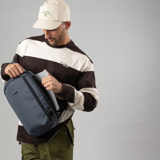 Сумка через плече антизлодій Pacsafe Vibe 325 sling, колір графітовий - 60221144