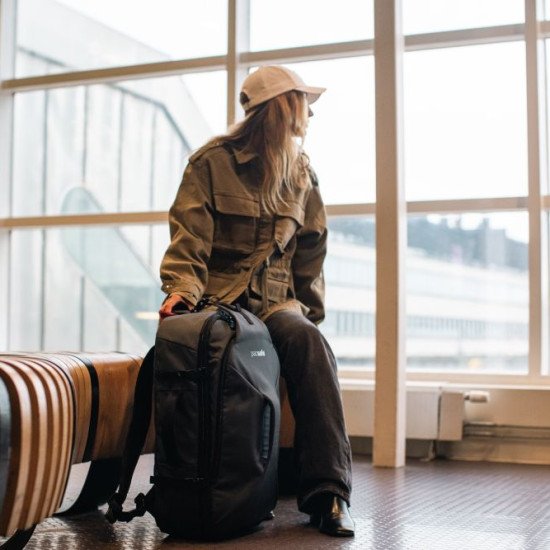 Рюкзак для подорожей антизлодій Pacsafe EXP45 carry-on travel, колір графітовий - 60322144