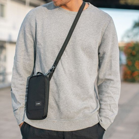 Гаманець антизлодій Pacsafe RFIDsafe Tech crossbody, колір чорний - 11060100